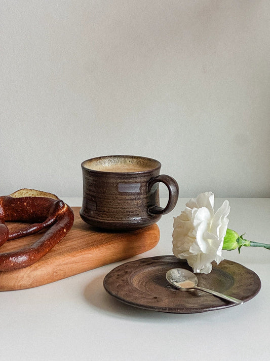 A Quiet Coffee Moment with Vintage Ceramic Cups